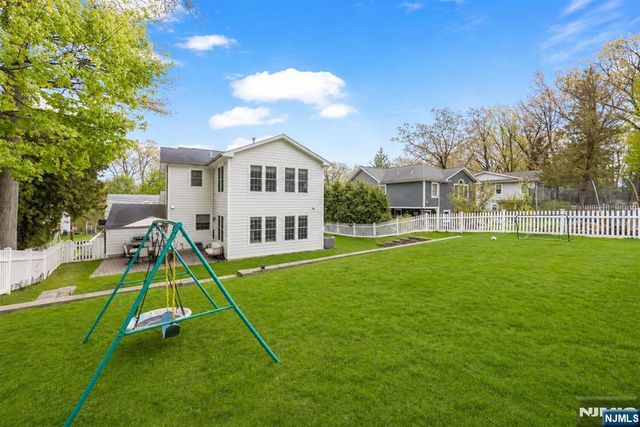 61 Roosevelt Street, Cresskill, NJ 07626
