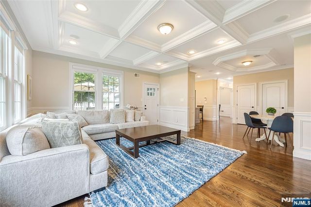 61 Roosevelt Street, Cresskill, NJ 07626
