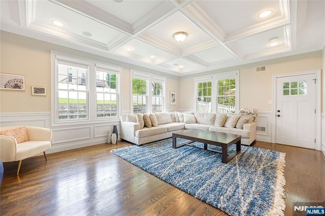 61 Roosevelt Street, Cresskill, NJ 07626