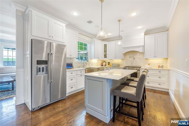 61 Roosevelt Street, Cresskill, NJ 07626
