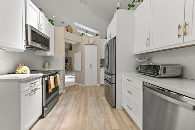 6361 Evian Place, Boynton Beach, FL 33437