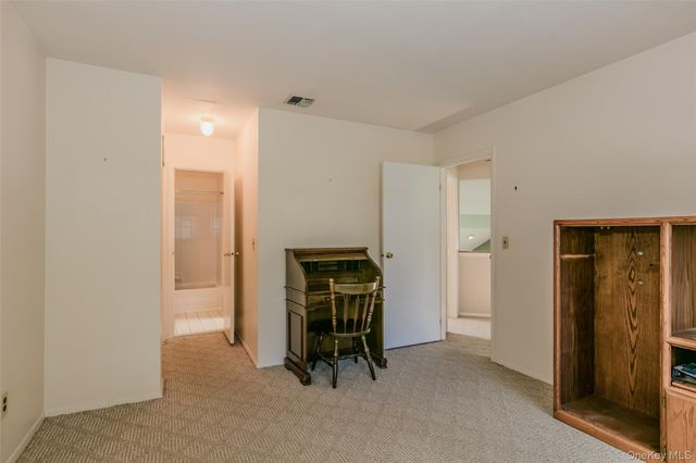 14 Mystic Circle, Bay Shore, NY 11706