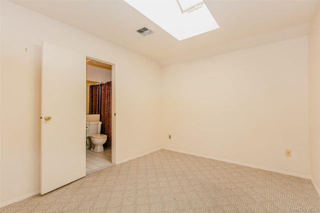 14 Mystic Circle, Bay Shore, NY 11706