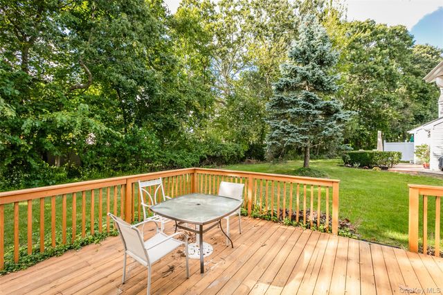 14 Mystic Circle, Bay Shore, NY 11706