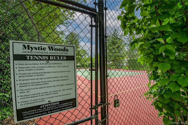 14 Mystic Circle, Bay Shore, NY 11706