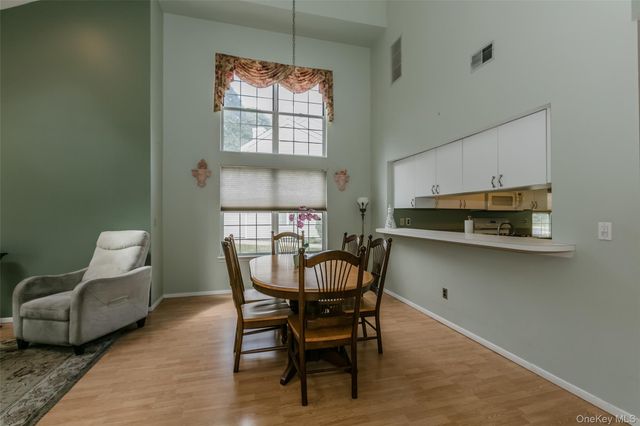 14 Mystic Circle, Bay Shore, NY 11706