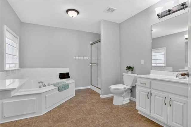 530 Holiday Court, Lansing, KS 66043