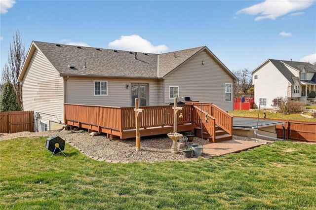 530 Holiday Court, Lansing, KS 66043