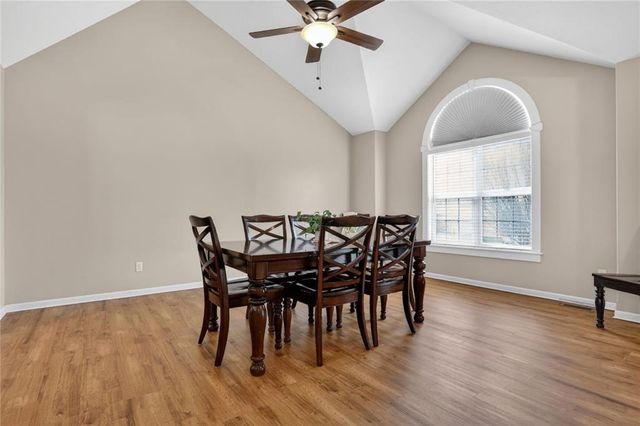 530 Holiday Court, Lansing, KS 66043