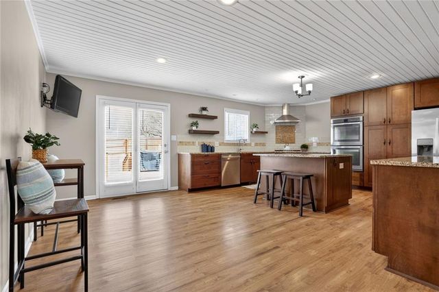 530 Holiday Court, Lansing, KS 66043