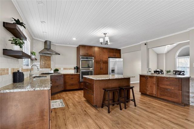 530 Holiday Court, Lansing, KS 66043