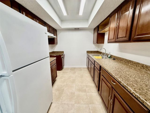 2830 S Bartell Drive 9, Houston, TX 77054