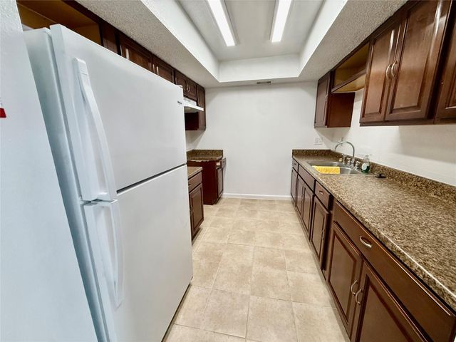 2830 S Bartell Drive 9, Houston, TX 77054