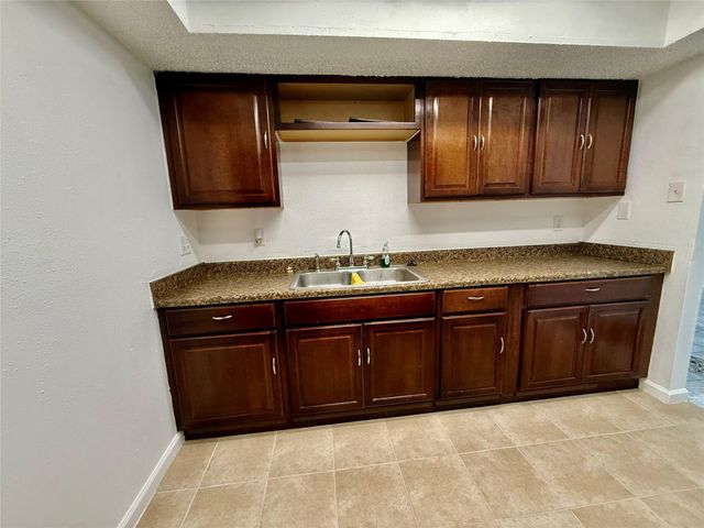 2830 S Bartell Drive 9, Houston, TX 77054