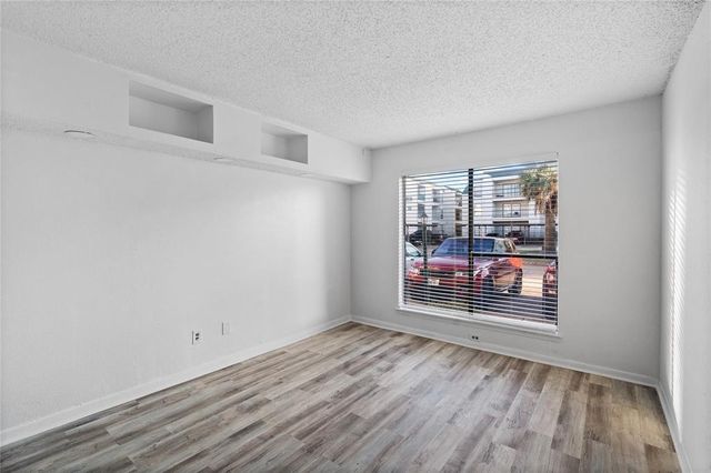 2830 S Bartell Drive 9, Houston, TX 77054