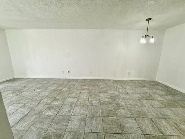 2830 S Bartell Drive 9, Houston, TX 77054