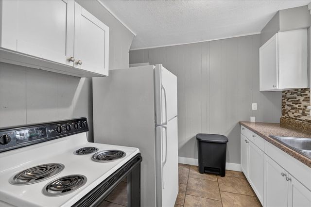 813 Hoffman Court, Kalamazoo, MI 49007