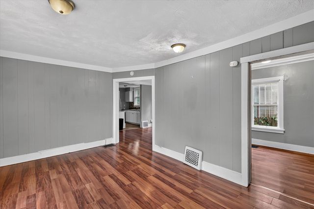 813 Hoffman Court, Kalamazoo, MI 49007