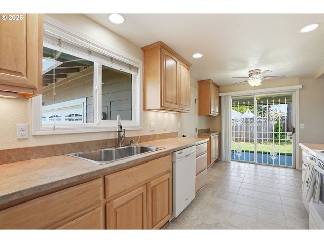 5010 Ne 41ST Ave, Portland, OR 97211