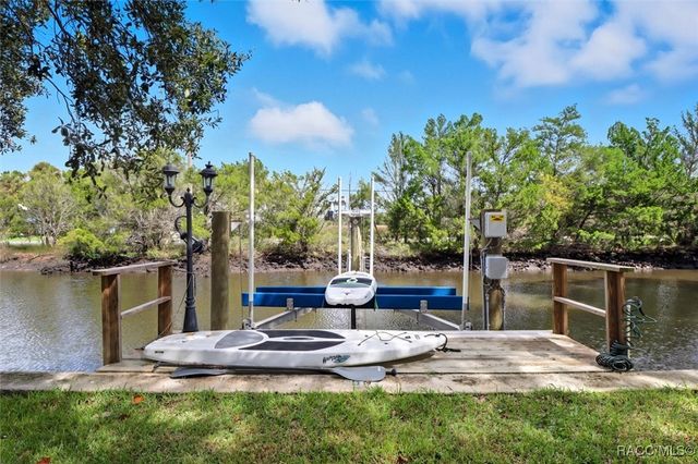 11322 W Bayshore Drive, Crystal River, FL 34429