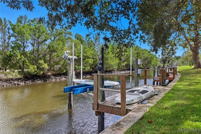 11322 W Bayshore Drive, Crystal River, FL 34429