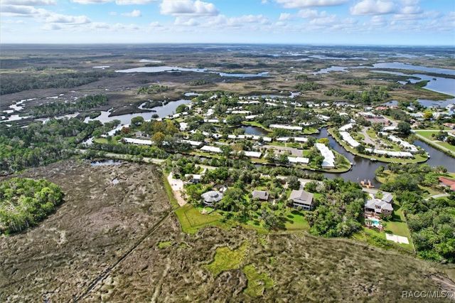 11322 W Bayshore Drive, Crystal River, FL 34429