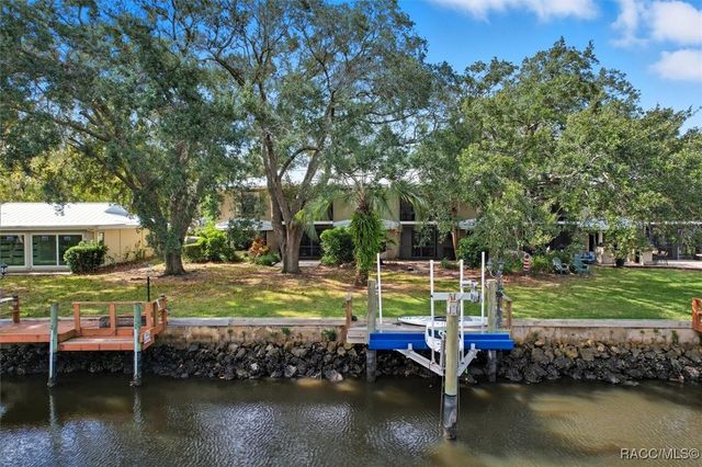 11322 W Bayshore Drive, Crystal River, FL 34429