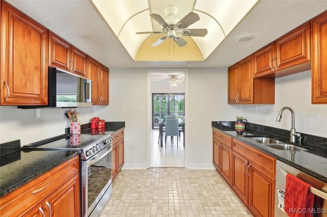 11322 W Bayshore Drive, Crystal River, FL 34429
