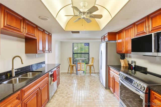 11322 W Bayshore Drive, Crystal River, FL 34429