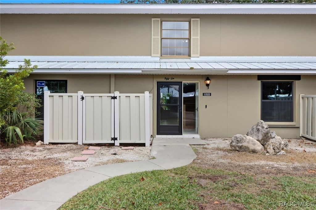 11322 W Bayshore Drive, Crystal River, FL 34429