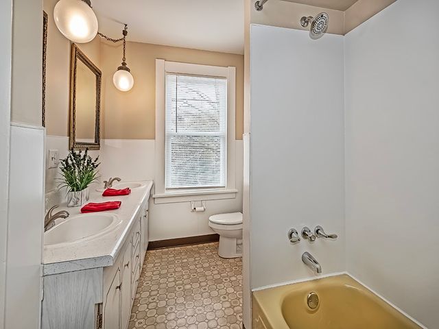 362 Fifth Avenue, New Kensington, PA 15068