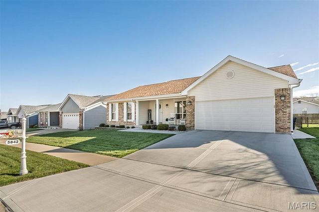 5842 Westcliffe Drive, St Louis, MO 63129