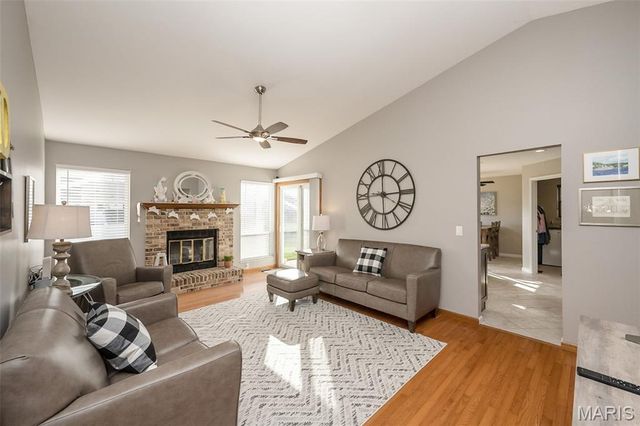 5842 Westcliffe Drive, St Louis, MO 63129