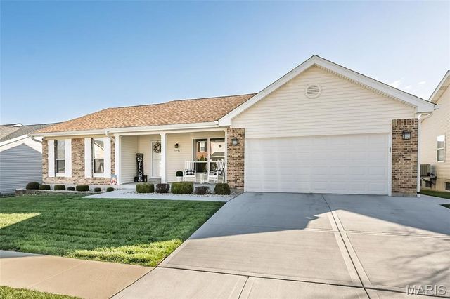 5842 Westcliffe Drive, St Louis, MO 63129