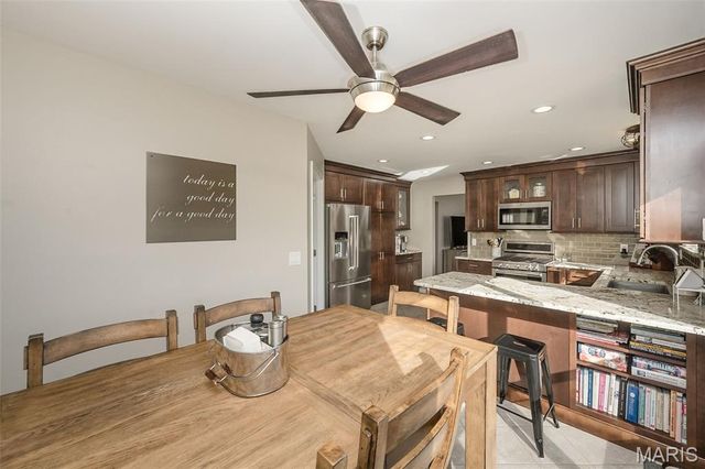 5842 Westcliffe Drive, St Louis, MO 63129