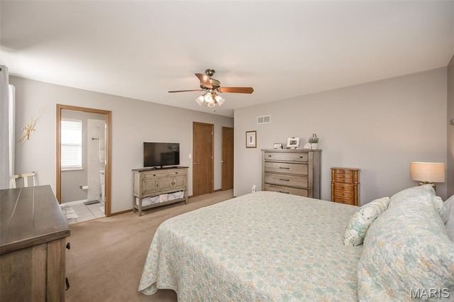 5842 Westcliffe Drive, St Louis, MO 63129