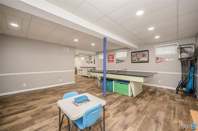 5842 Westcliffe Drive, St Louis, MO 63129