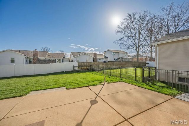 5842 Westcliffe Drive, St Louis, MO 63129