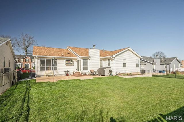 5842 Westcliffe Drive, St Louis, MO 63129