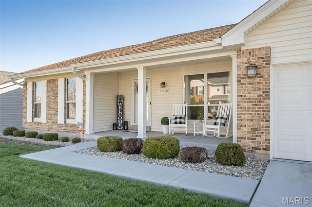 5842 Westcliffe Drive, St Louis, MO 63129