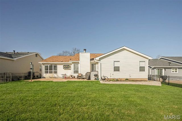 5842 Westcliffe Drive, St Louis, MO 63129