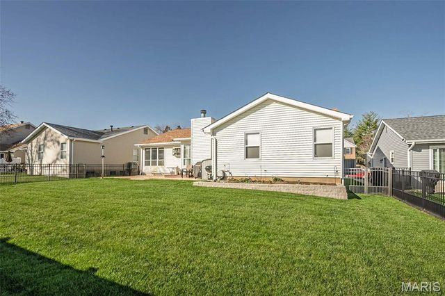 5842 Westcliffe Drive, St Louis, MO 63129