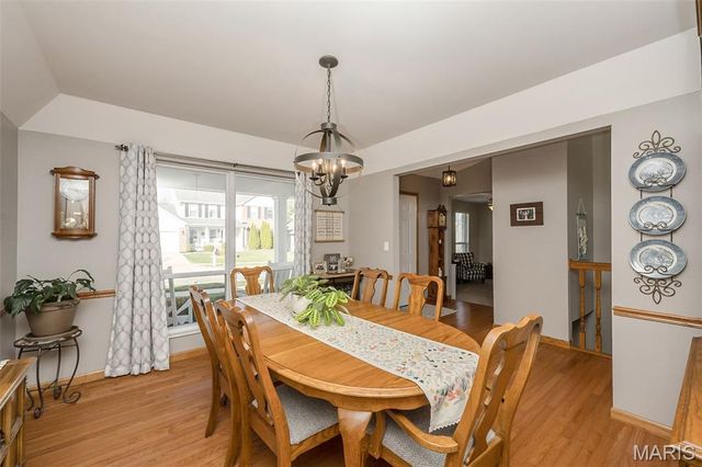 5842 Westcliffe Drive, St Louis, MO 63129