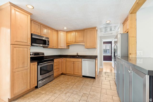 5440 S DUNBARTON DR, Murray, UT 84117