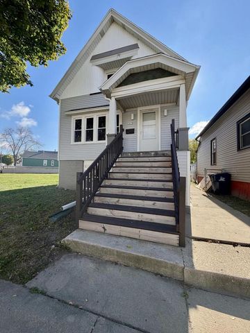 1813 Burnham STREET, Milwaukee, WI 53204