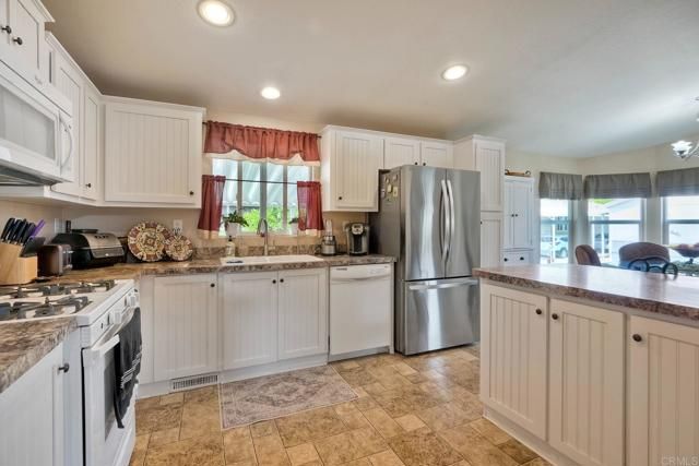 1001 S Hale Ave 2, Escondido, CA 92029