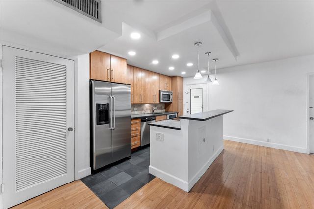 125 Isle Of Venice Dr 10, Fort Lauderdale, FL 33301