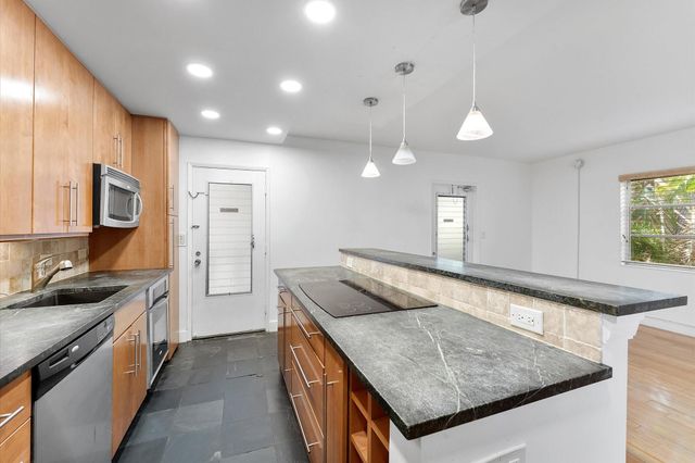 125 Isle Of Venice Dr 10, Fort Lauderdale, FL 33301