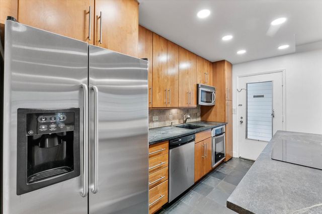 125 Isle Of Venice Dr 10, Fort Lauderdale, FL 33301