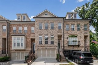 1044 Township Square, Alpharetta, GA 30022